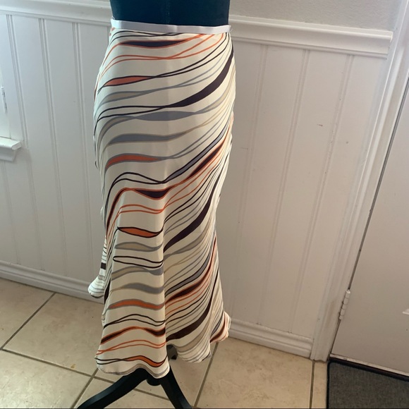 Chepi Wave Print a line skirt 25” waist - Picture 4 of 8